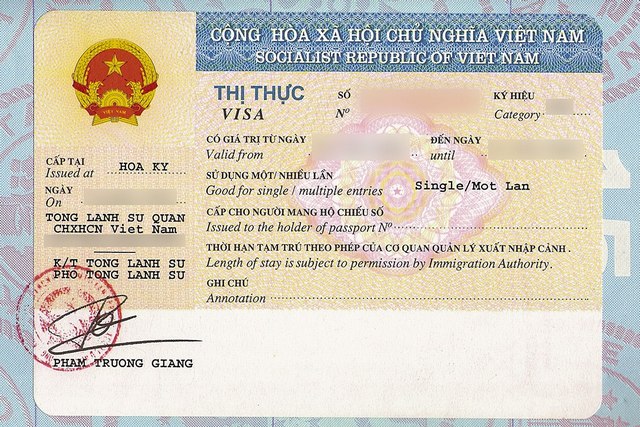 European tourists reportedly charged for visas at Noi Bai despite waiver.